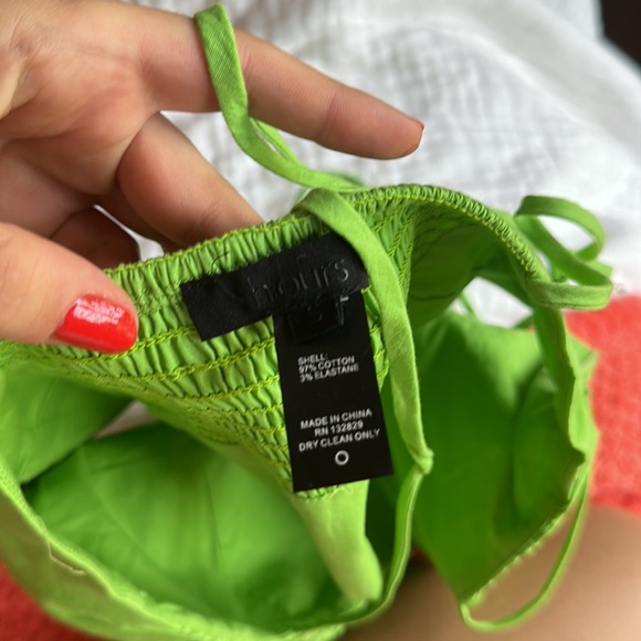 [hours] green top - Picture 2 of 4